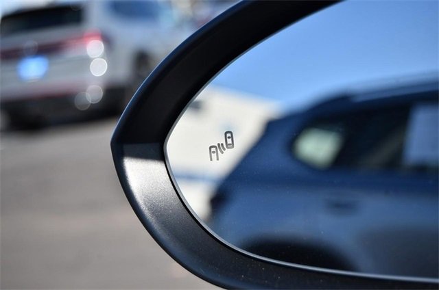 Certified 2025 Volkswagen Jetta SE w/ Sunroof Package image 10