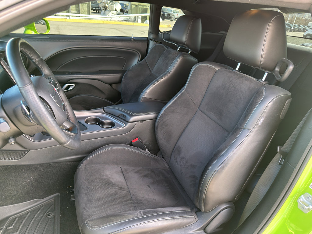 Used 2023 Dodge Challenger R/T w/ Plus Package image 30