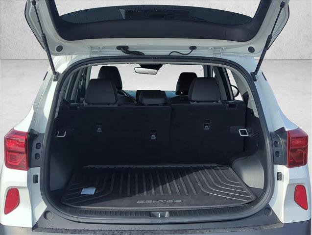 Used 2023 Kia Seltos S w/ Navigation Package image 7