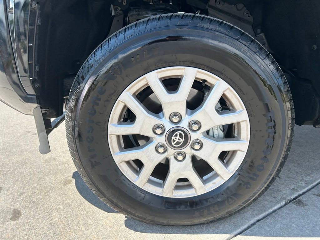 Used 2025 Toyota Tacoma SR5 AWD/4WD image 33