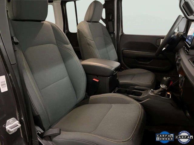 Used 2025 Jeep Wrangler Unlimited Sahara w/ Safety Group image 70