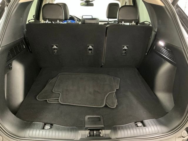 Used 2020 Ford Escape Titanium image 16