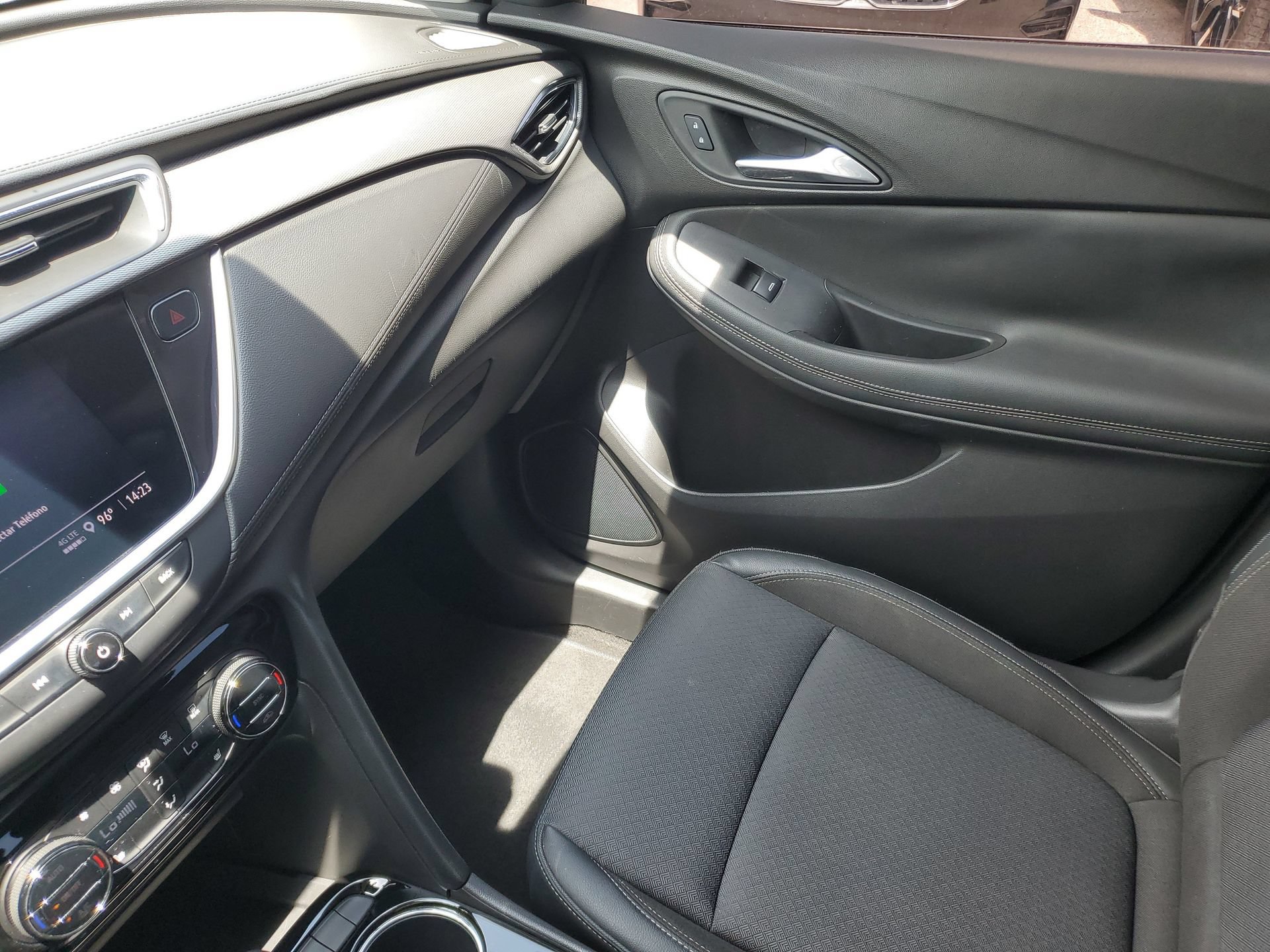 Used 2022 Buick Encore GX Select FWD image 25