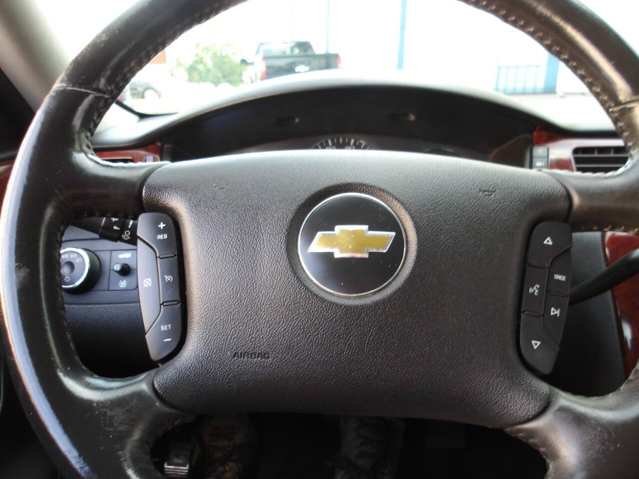 Used 2007 Chevrolet Impala LT w/ Preferred Equipment Group FWD image 13