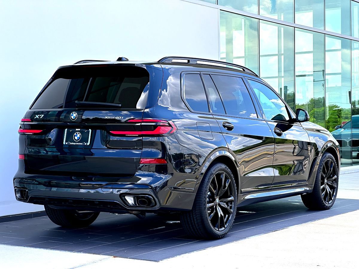 New 2026 BMW X7 xDrive40i w/ M Sport Package image 4