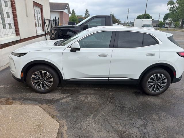 Used 2024 Buick Envision Preferred AWD/4WD image 2