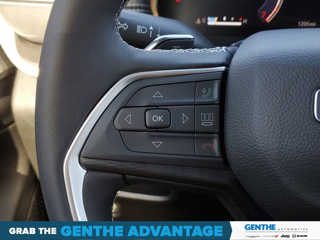 Certified 2024 Jeep Grand Cherokee L Altitude image 15