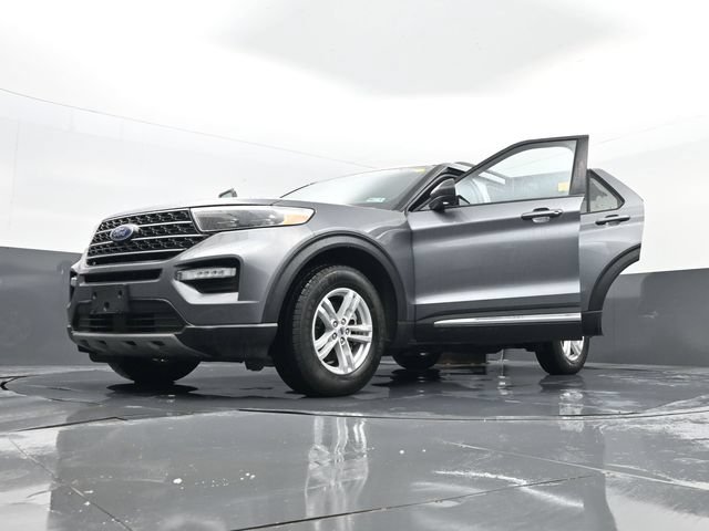 Used 2022 Ford Explorer XLT w/ Equipment Group 202A AWD/4WD image 34