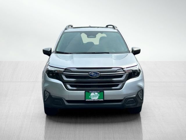 Used 2025 Subaru Forester Premium AWD/4WD image 2