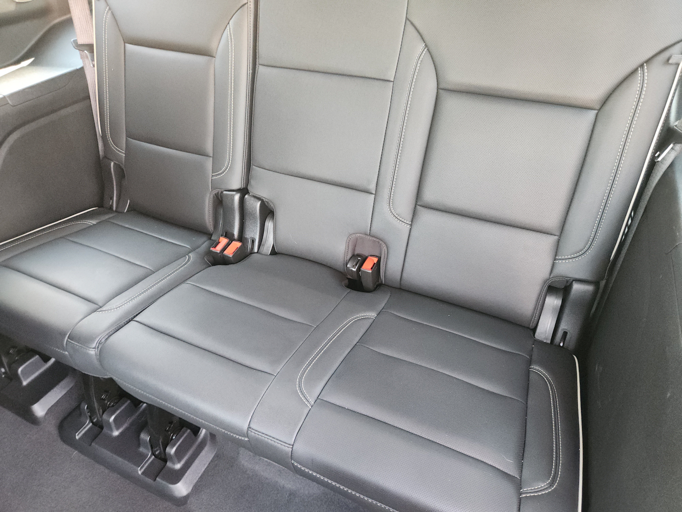 Used 2022 GMC Yukon SLT w/ SLT Premium Package RWD image 31