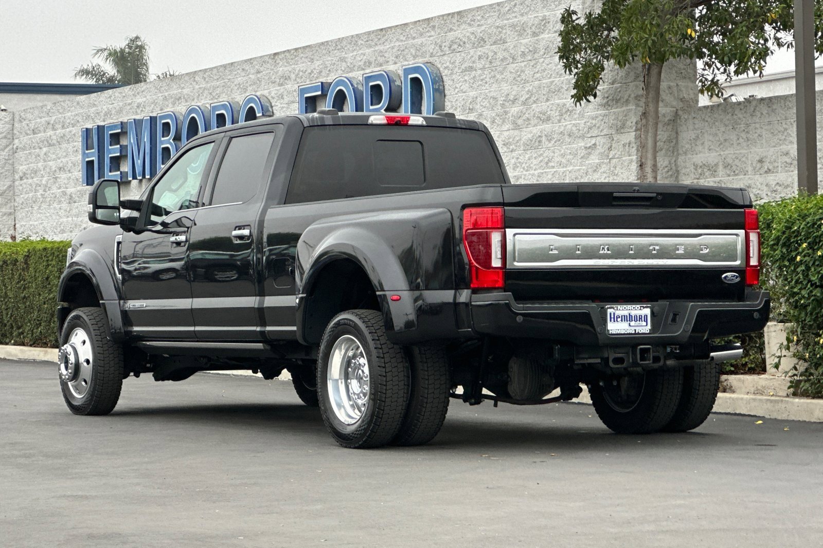 Used 2022 Ford F450 Limited w/ FX4 Off-Road Package image 6