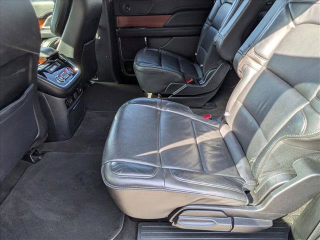 Used 2018 Lincoln Navigator L Select AWD/4WD image 18