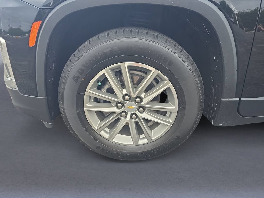 Used 2023 Chevrolet Traverse LT FWD image 9