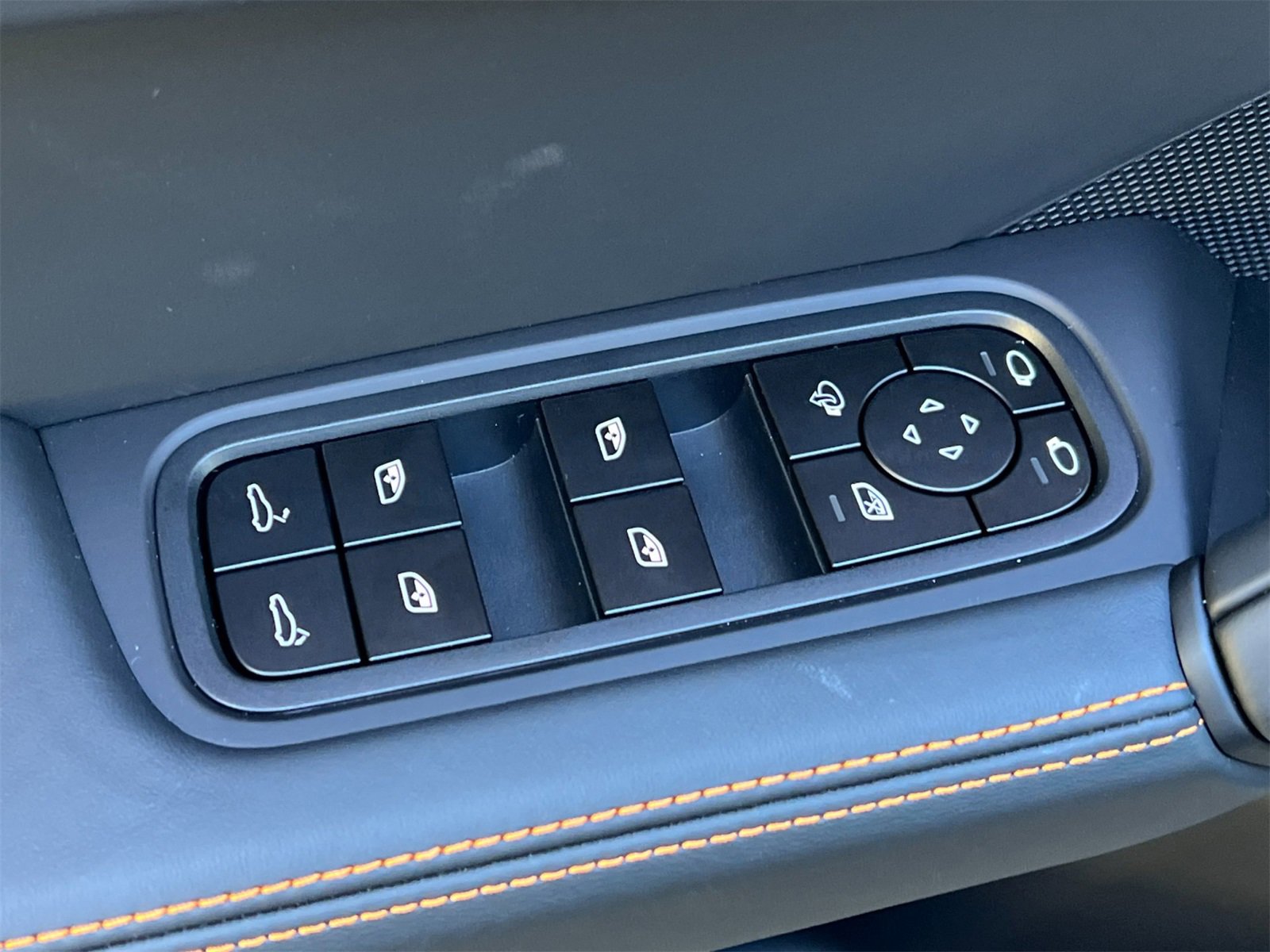 New 2025 Porsche Cayenne Turbo GT image 13