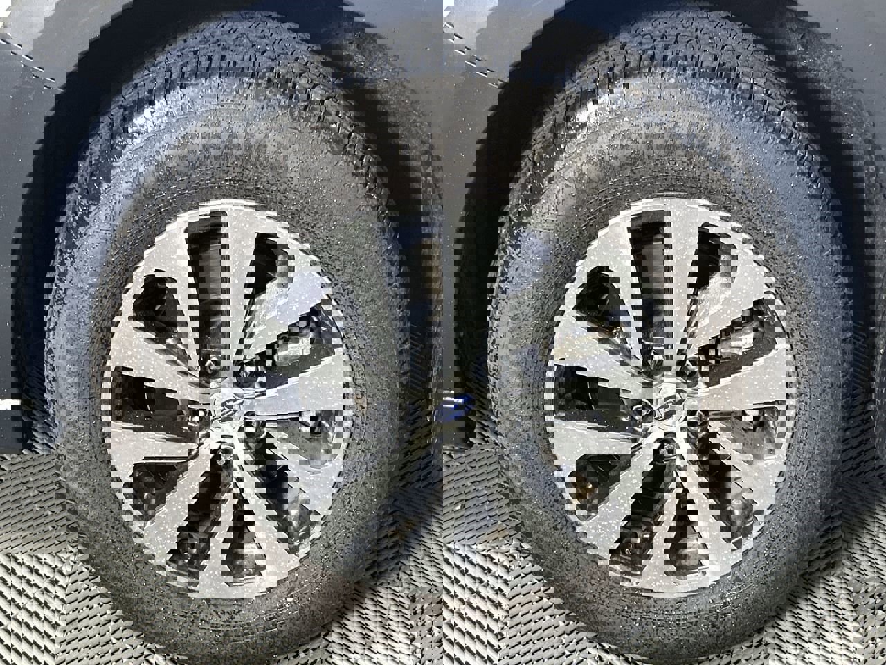 Used 2025 Subaru Outback Premium image 9