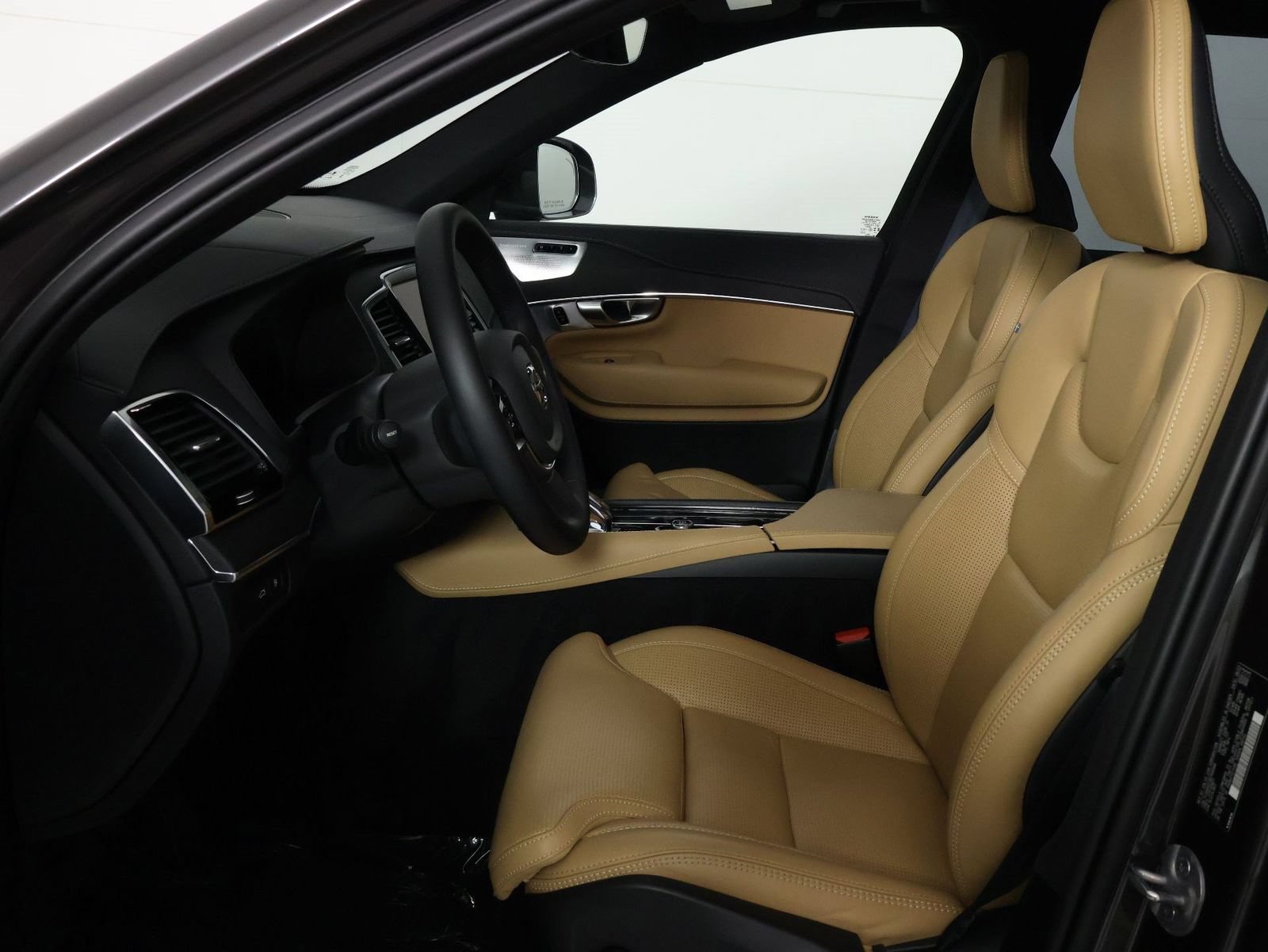 Used 2024 Volvo XC90 T8 Ultimate AWD/4WD image 31