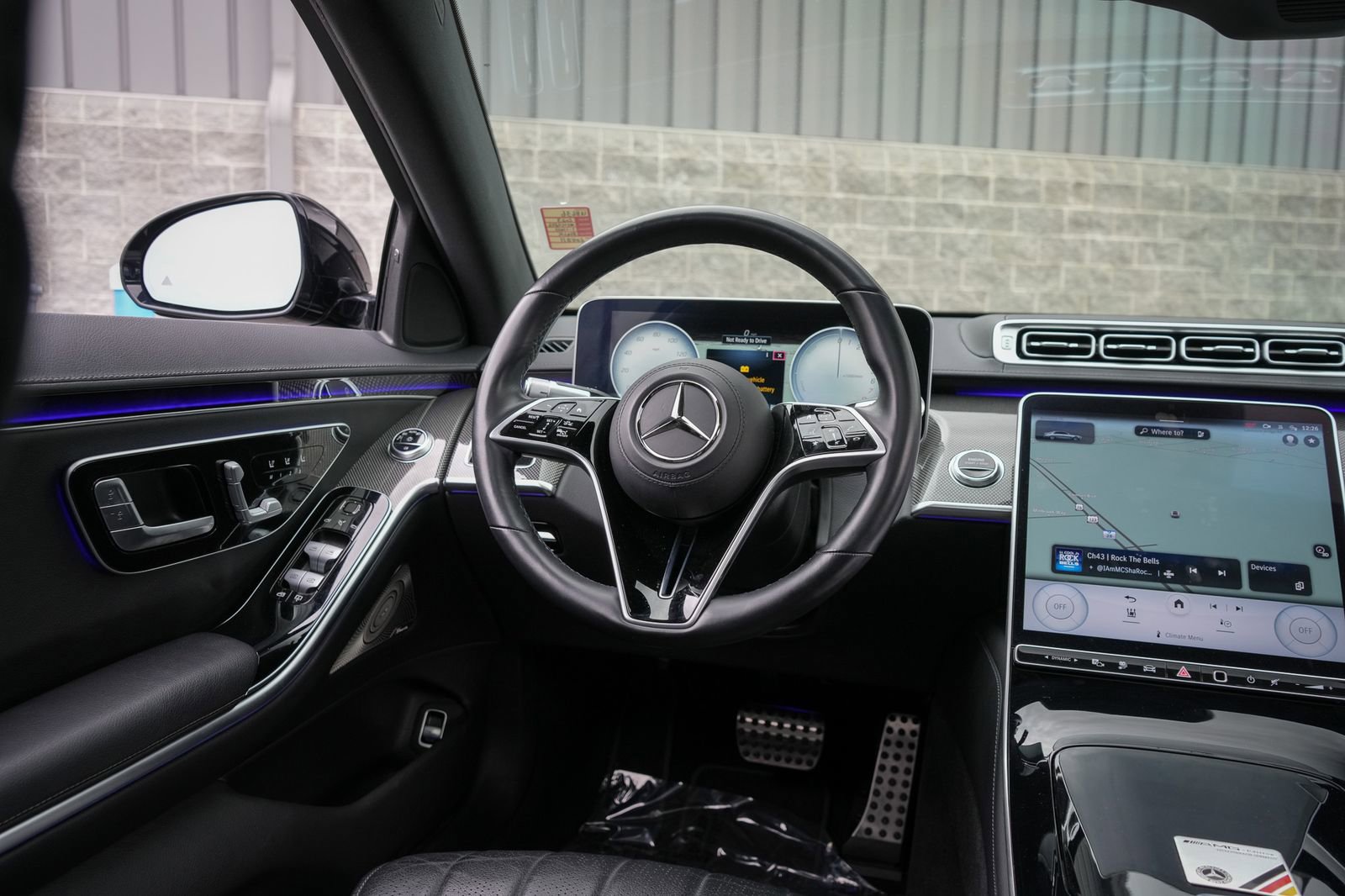 Used 2023 Mercedes-Benz S 580e 4MATIC Sedan w/ AMG Line image 35