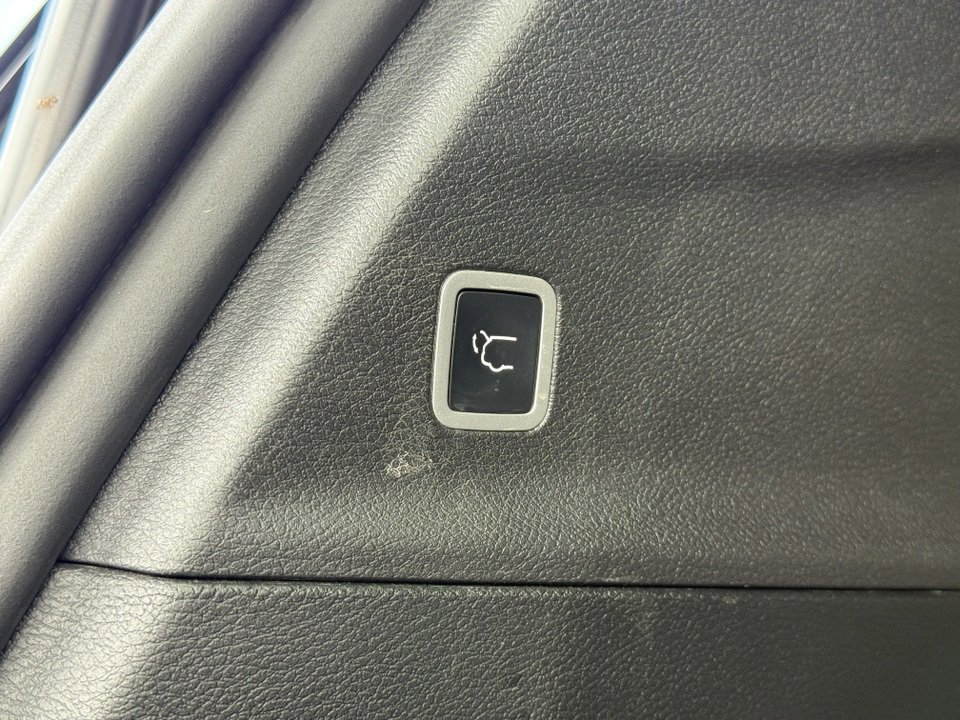 Used 2020 Chrysler Pacifica Touring-L Plus image 42