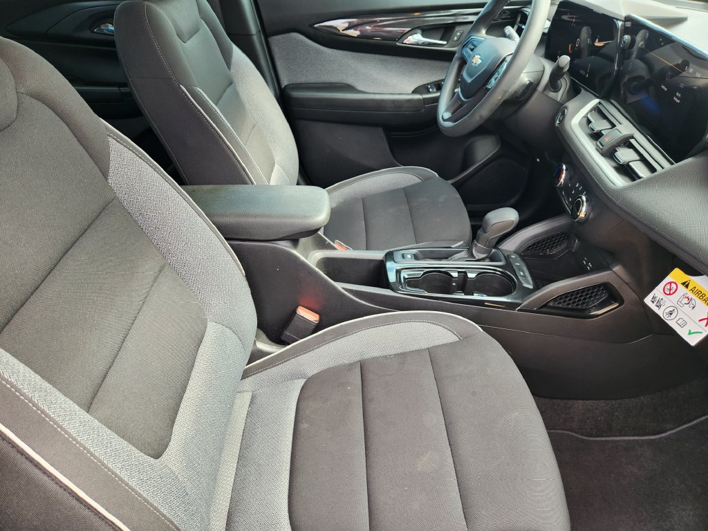 Used 2025 Chevrolet TrailBlazer LS w/ LS Confidence Package FWD image 14
