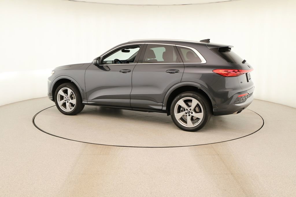 Certified 2025 Audi Q5 Premium Plus w/ Premium Plus AWD/4WD image 3
