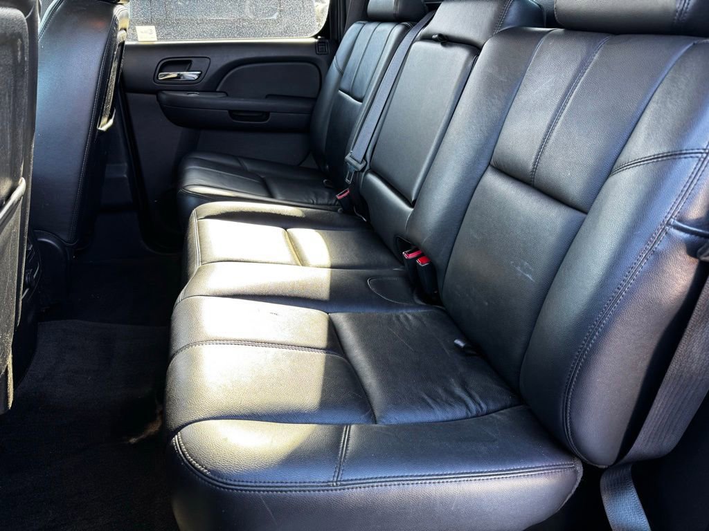 Used 2012 Chevrolet Avalanche LT image 6