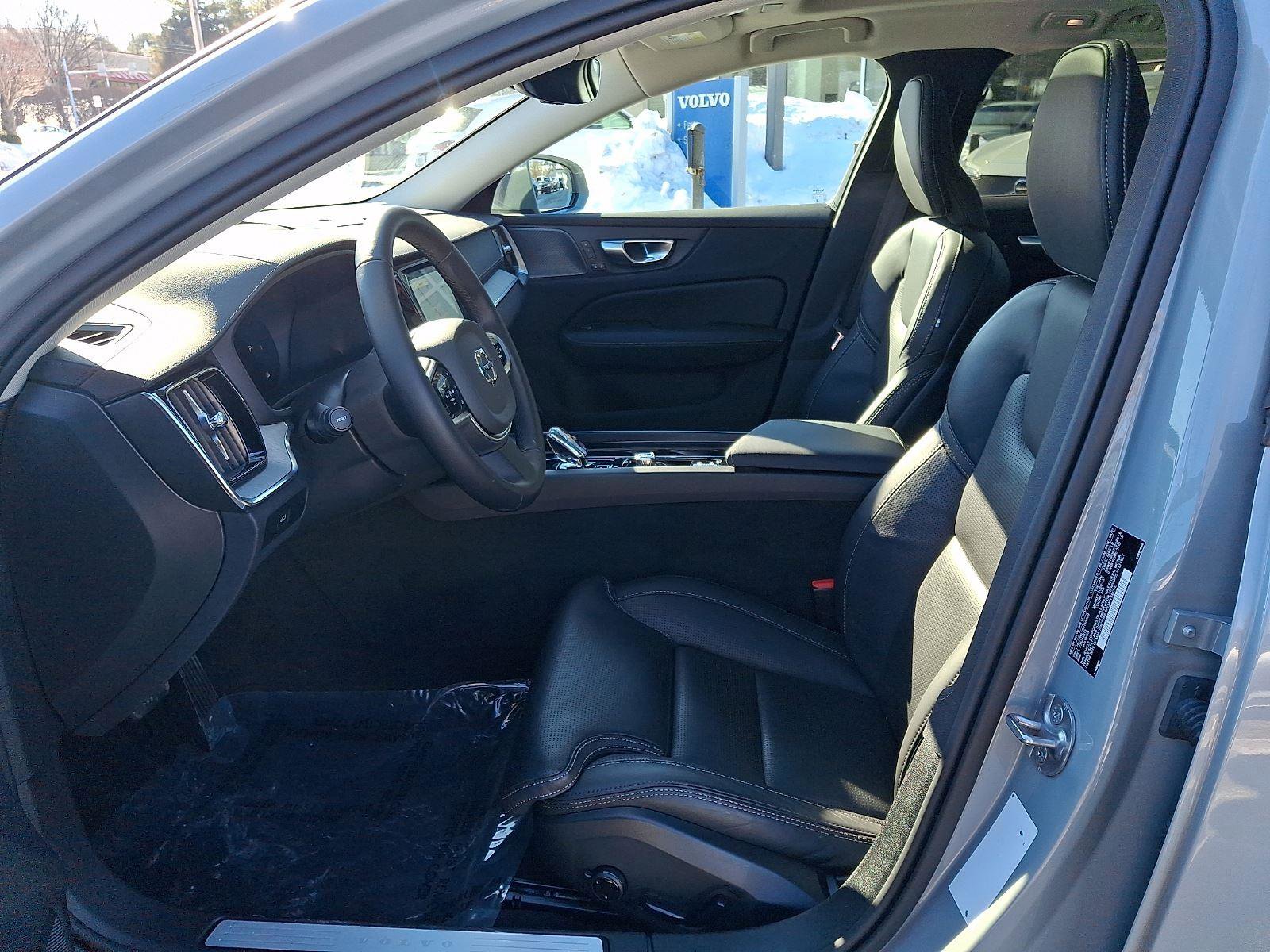 Certified 2025 Volvo V60 B5 Cross Country Ultra image 14