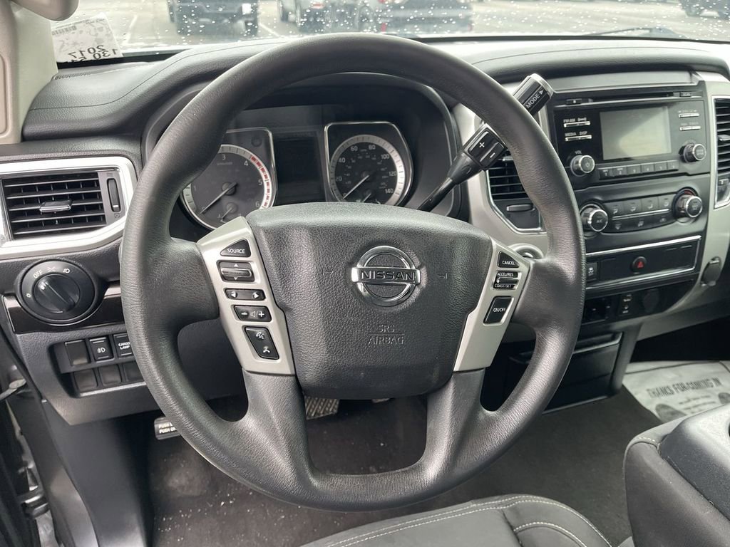Used 2017 Nissan Titan SV image 6