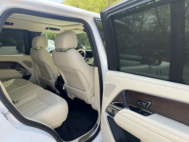 Certified 2024 Land Rover Range Rover SE image 12