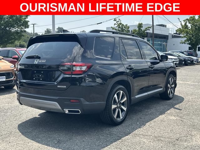 Used 2025 Honda Pilot Touring image 2