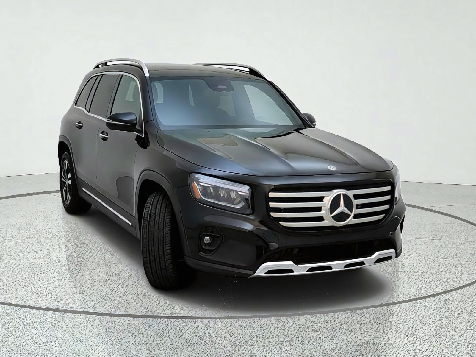 Used 2026 Mercedes-Benz GLB 250 image 4