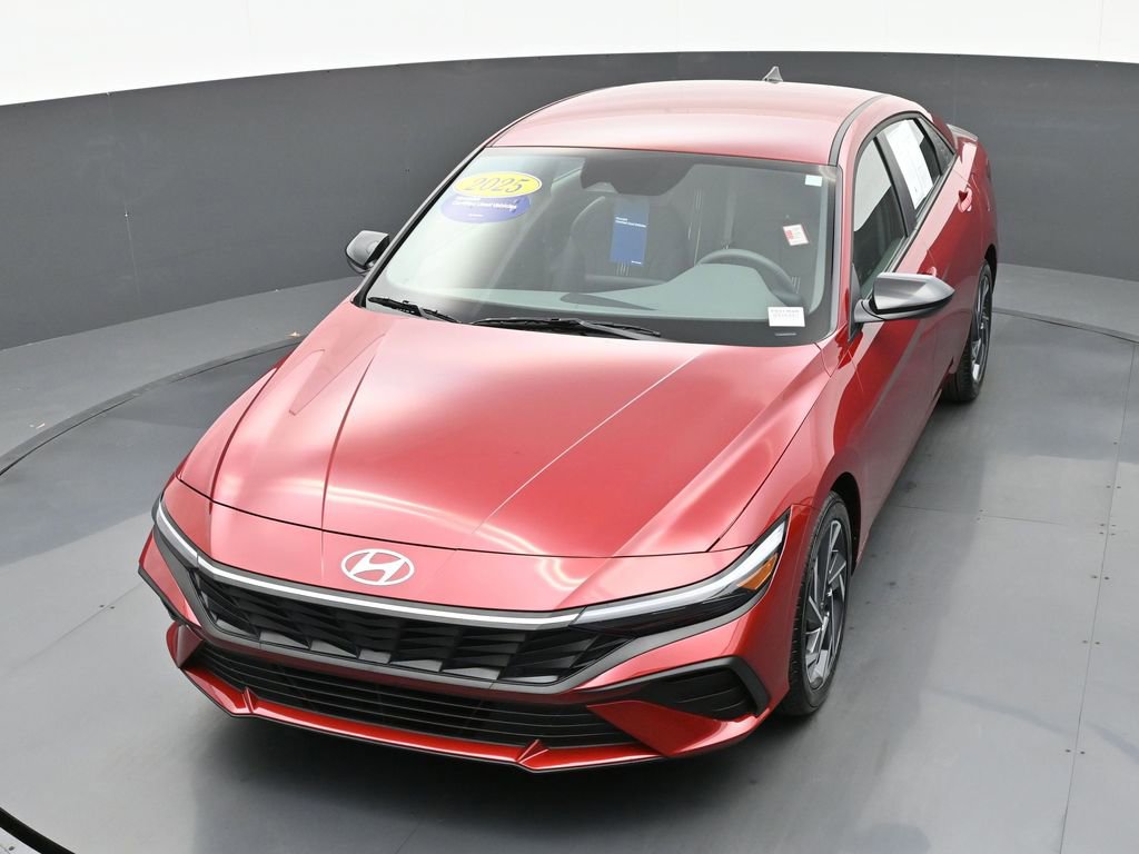 Certified 2025 Hyundai Elantra Sport image 36