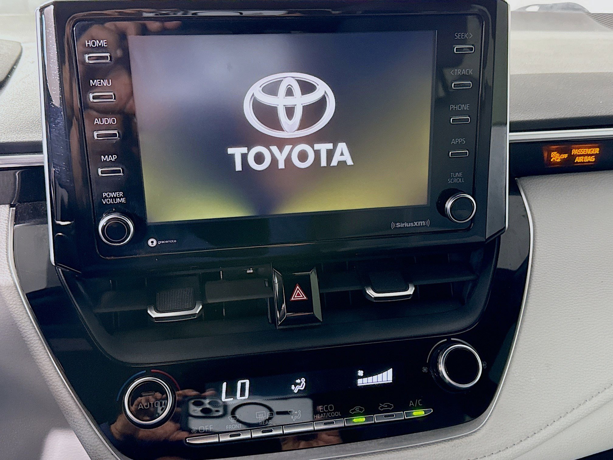 Used 2021 Toyota Corolla SE image 18