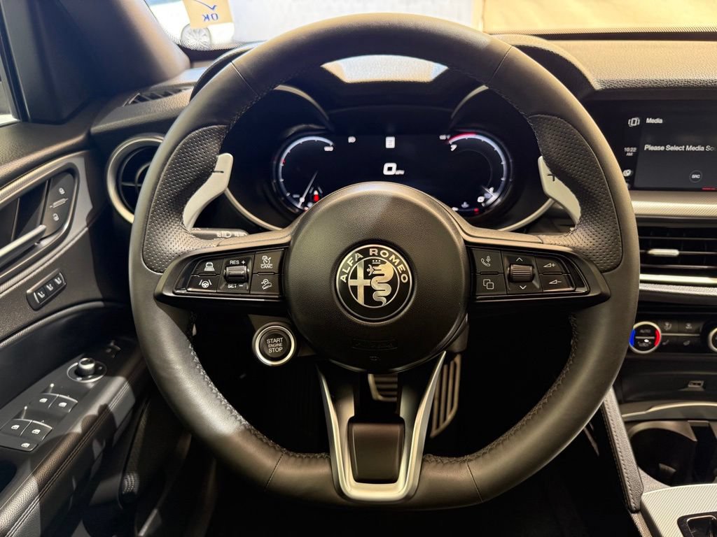 New 2025 Alfa Romeo Stelvio Sprint w/ Convenience Package AWD/4WD image 27