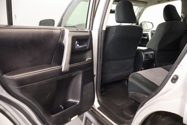 Used 2017 Toyota 4Runner SR5 AWD/4WD image 25