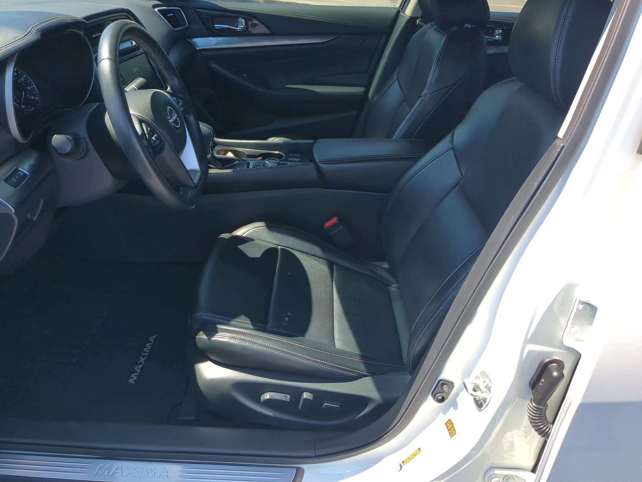 Used 2023 Nissan Maxima SV w/ Floor Mat Group FWD image 14