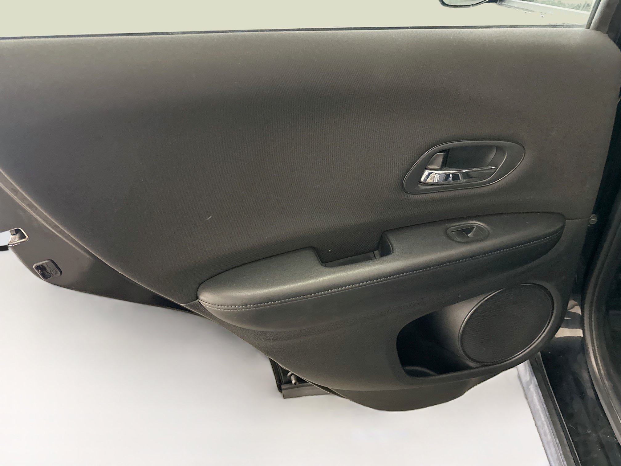 Used 2016 Honda HR-V LX image 26