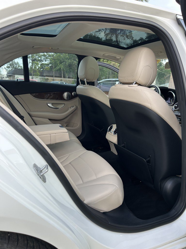 Used 2015 Mercedes-Benz C 300 4MATIC Sedan image 17
