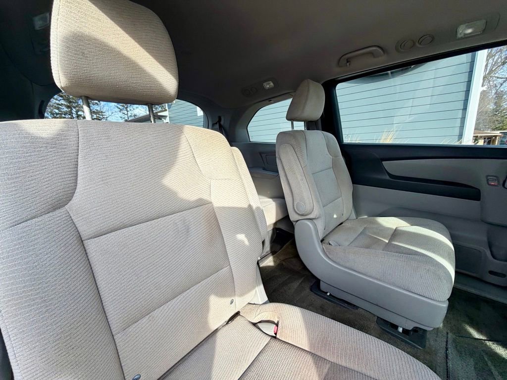 Used 2011 Honda Odyssey LX image 16