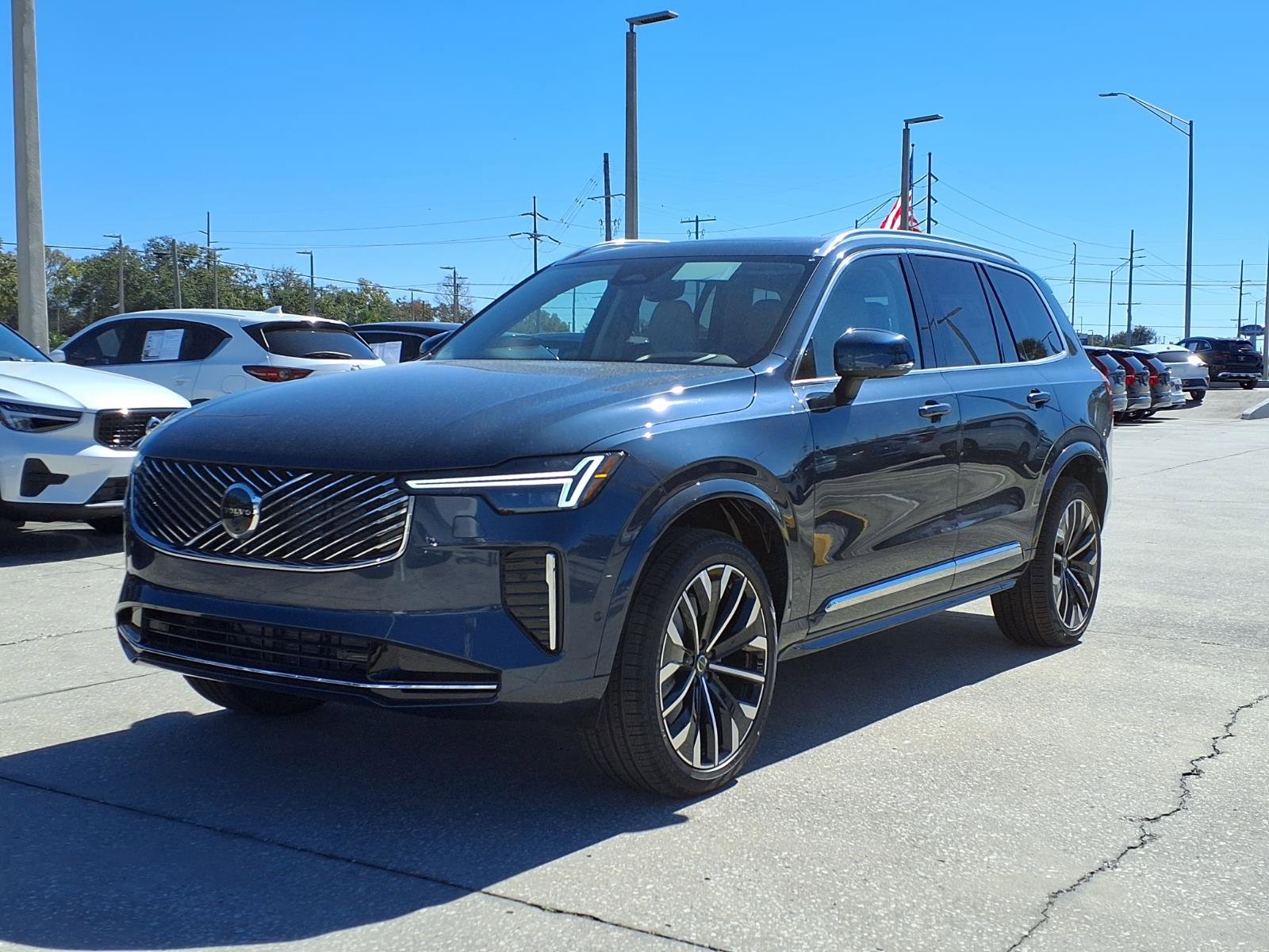 New 2026 Volvo XC90 B6 Ultra w/ Protection Package image 3