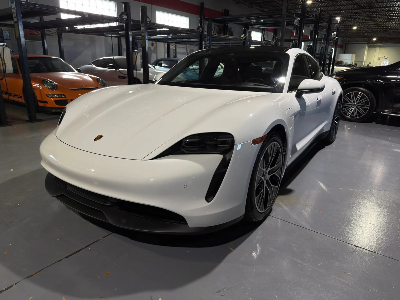Used 2022 Porsche Taycan RWD image 36
