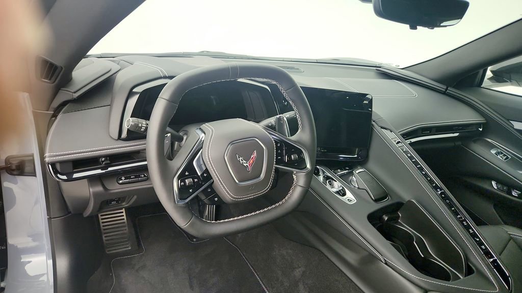 Used 2025 Chevrolet Corvette Stingray Preferred Cpe w/ Stealth Interior Trim Package image 14