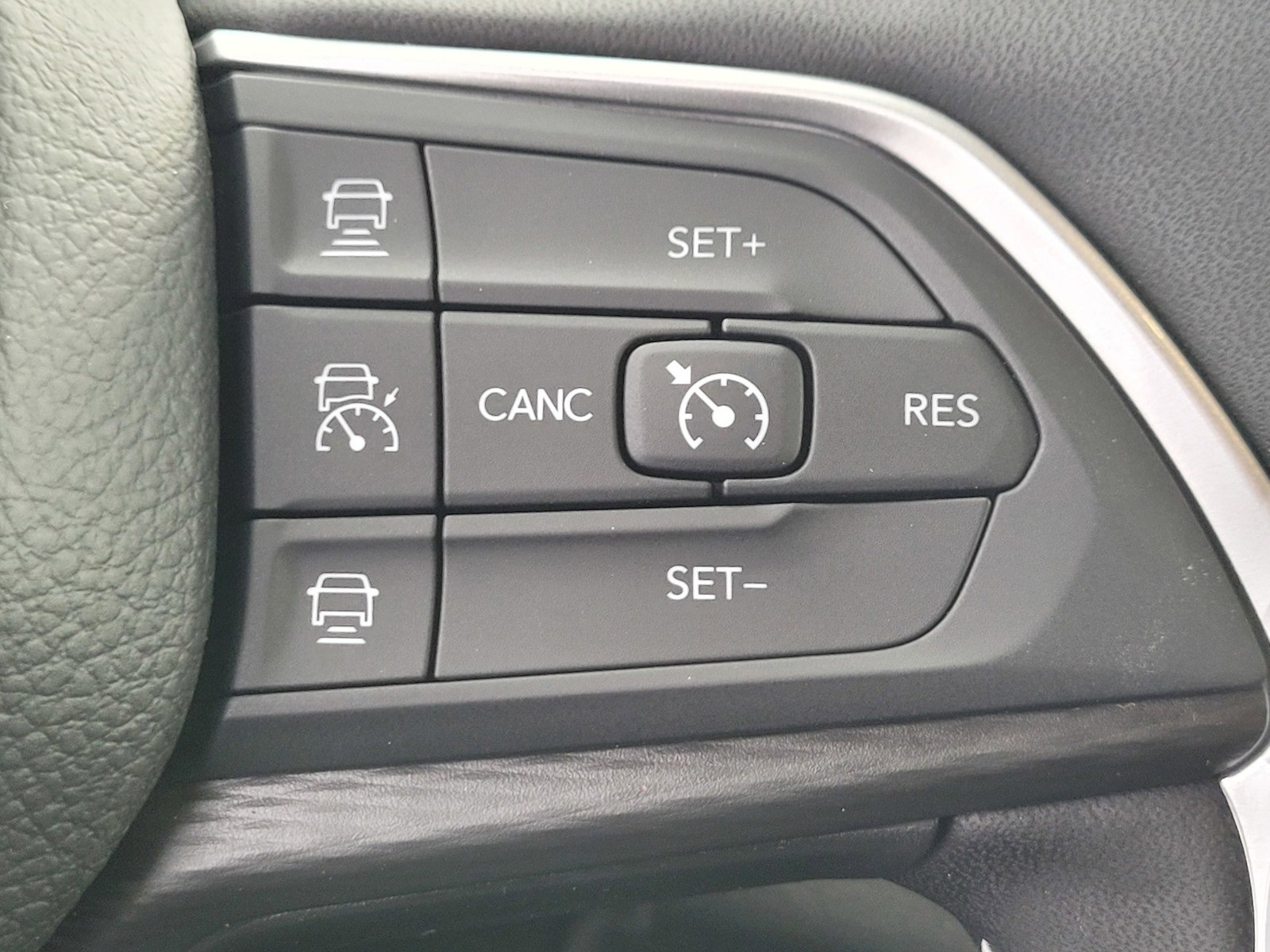 New 2025 Jeep Grand Cherokee Altitude image 20