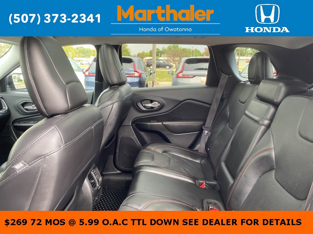 Used 2019 Jeep Cherokee Trailhawk image 12