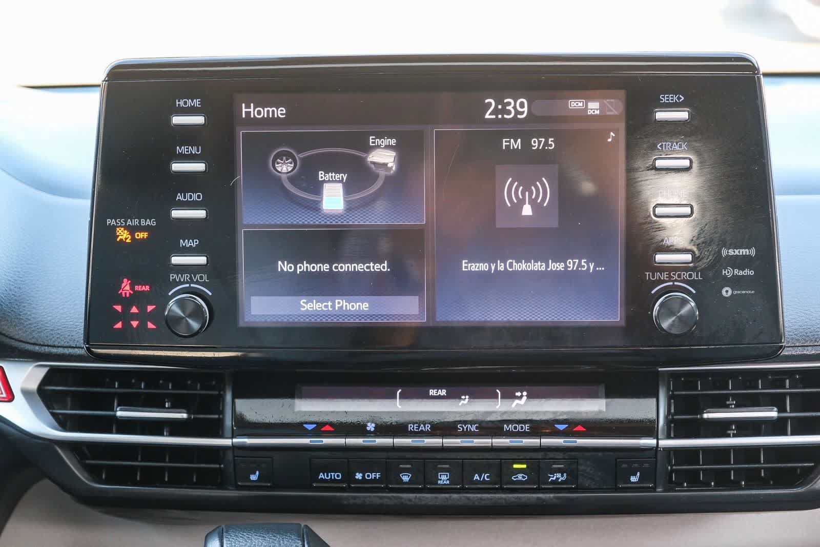 Certified 2024 Toyota Sienna XLE FWD image 15