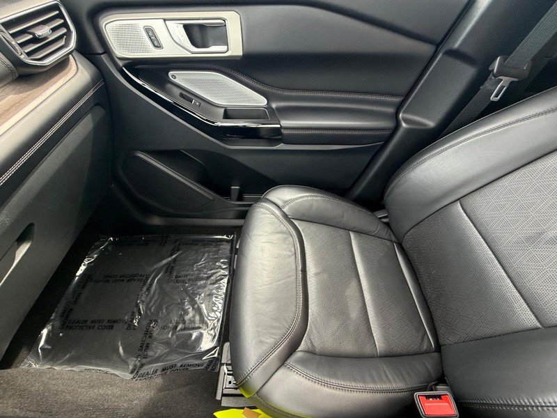 Certified 2023 Ford Explorer Platinum w/ Technology Package AWD/4WD image 27