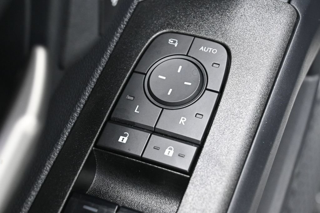 Used 2025 Toyota 4Runner Limited AWD/4WD image 12