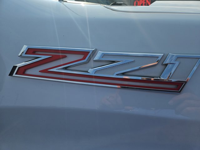 Used 2022 Chevrolet Silverado 1500 LT Trail Boss w/ Convenience Package II image 3