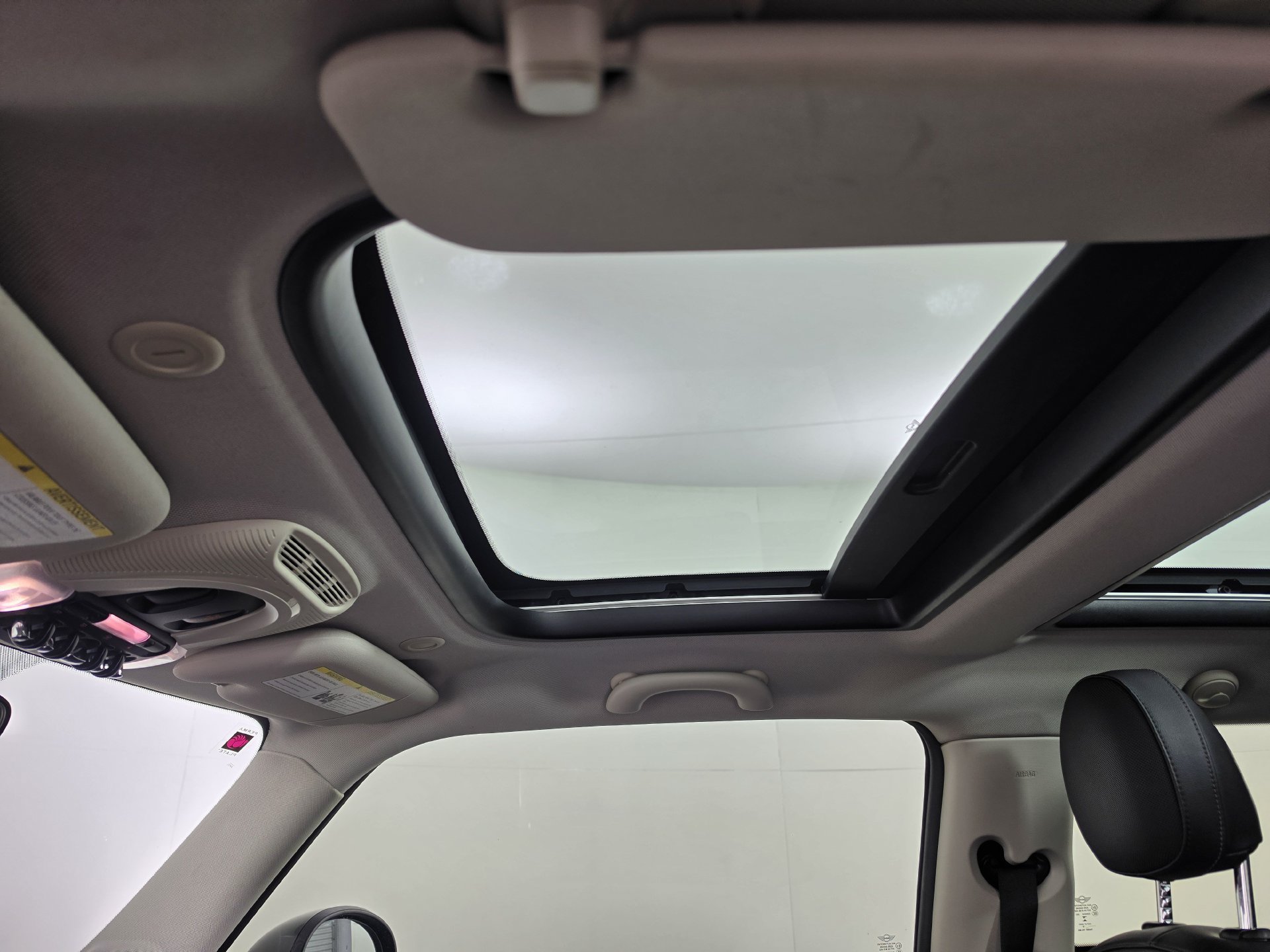 Used 2016 MINI Cooper 2-Door Hardtop FWD image 18