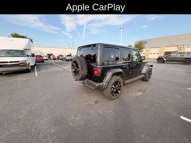 Used 2025 Jeep Wrangler Unlimited Sahara AWD/4WD image 3