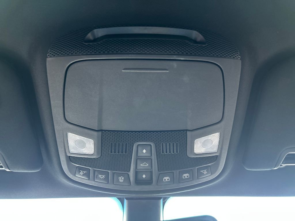 Used 2019 Lincoln Continental Select w/ Continental Climate Package FWD image 19
